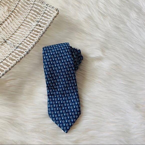 Vineyard Vines Other - Vineyard vines men’s necktie